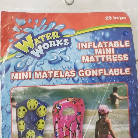 WaterWorks | Inflatable Mini Mattress - Picture 4 of 10